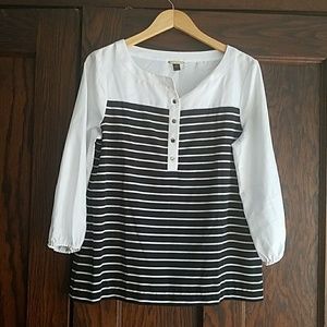 Dana Buchman navy striped blouse
